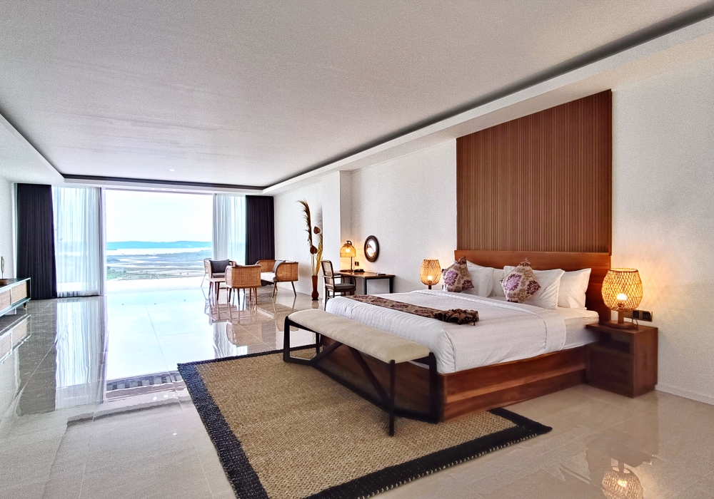 Interior view of Bungalow Queen