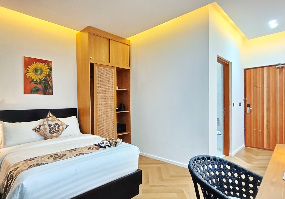 Interior view of Bungalow Queen