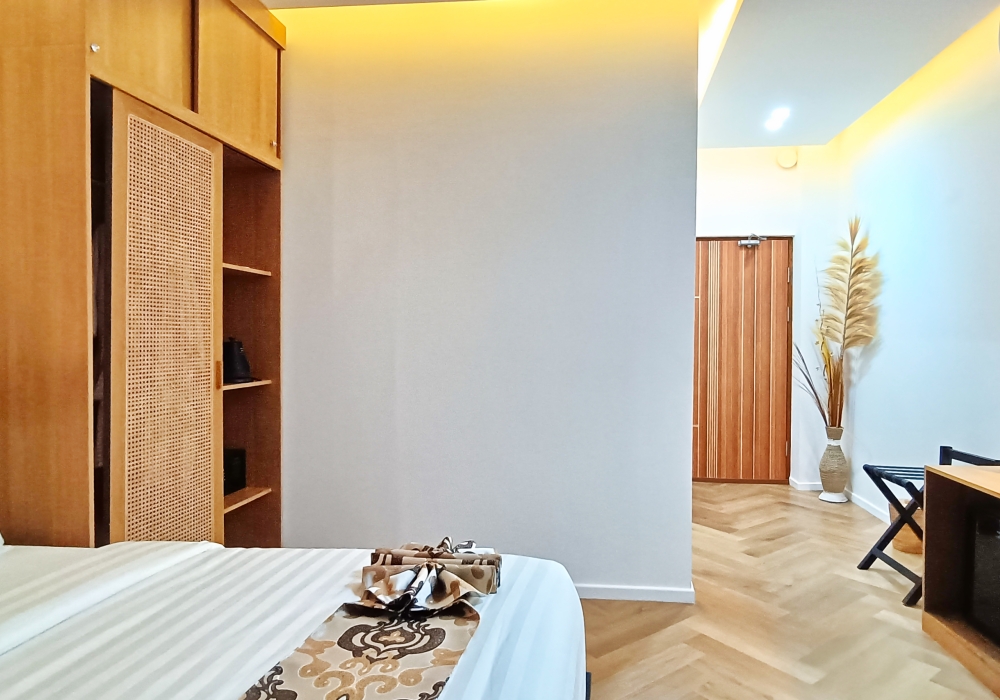 Interior view of Bungalow Queen