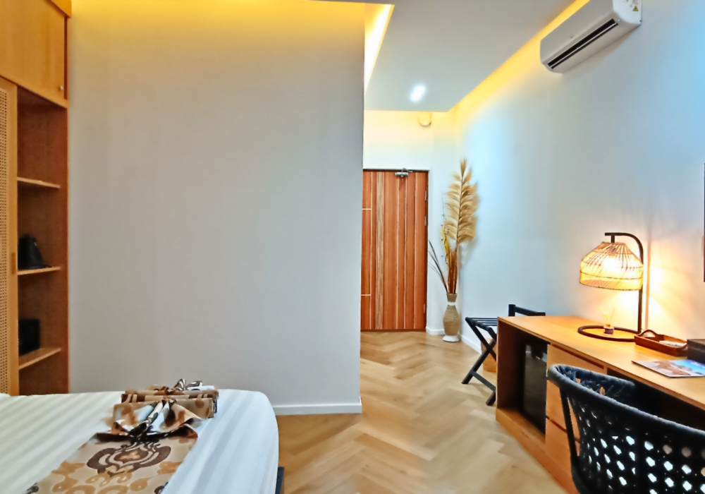 Interior view of Bungalow Queen